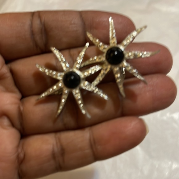 Brooch w/ Earrings - Picture 4 of 7